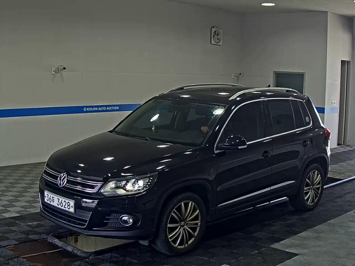 VOLKSWAGEN TIGUAN 2.0 TDI BLUEMOTION PREMIUM 2012 - zdjęcie 2
