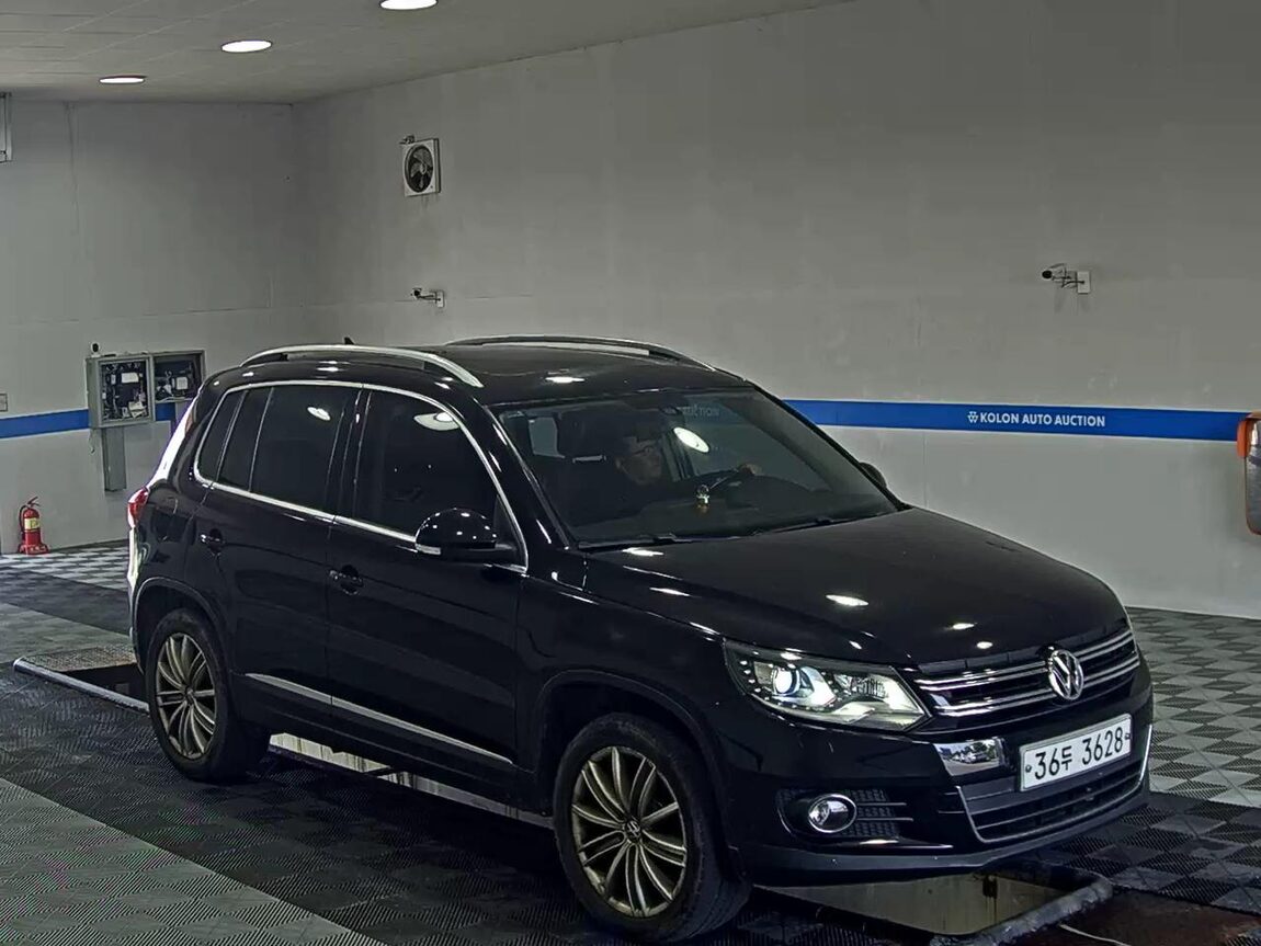 VOLKSWAGEN TIGUAN 2.0 TDI BLUEMOTION PREMIUM 2012 - zdjęcie 3