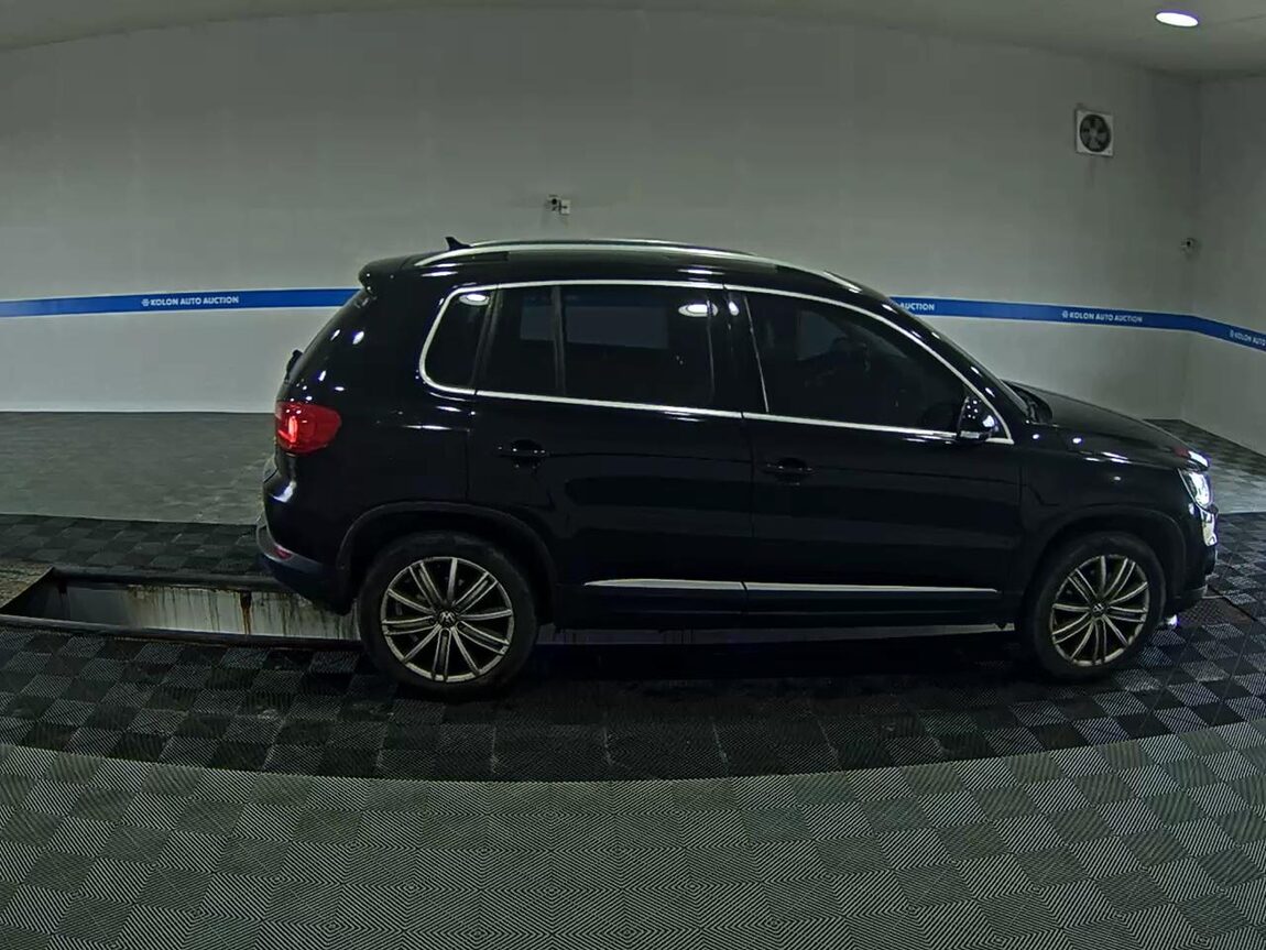 VOLKSWAGEN TIGUAN 2.0 TDI BLUEMOTION PREMIUM 2012 - zdjęcie 4