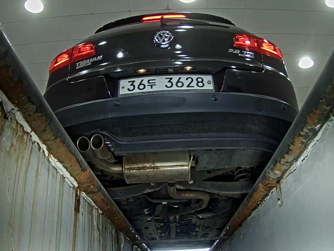 VOLKSWAGEN TIGUAN 2.0 TDI BLUEMOTION PREMIUM 2012 - zdjęcie 8