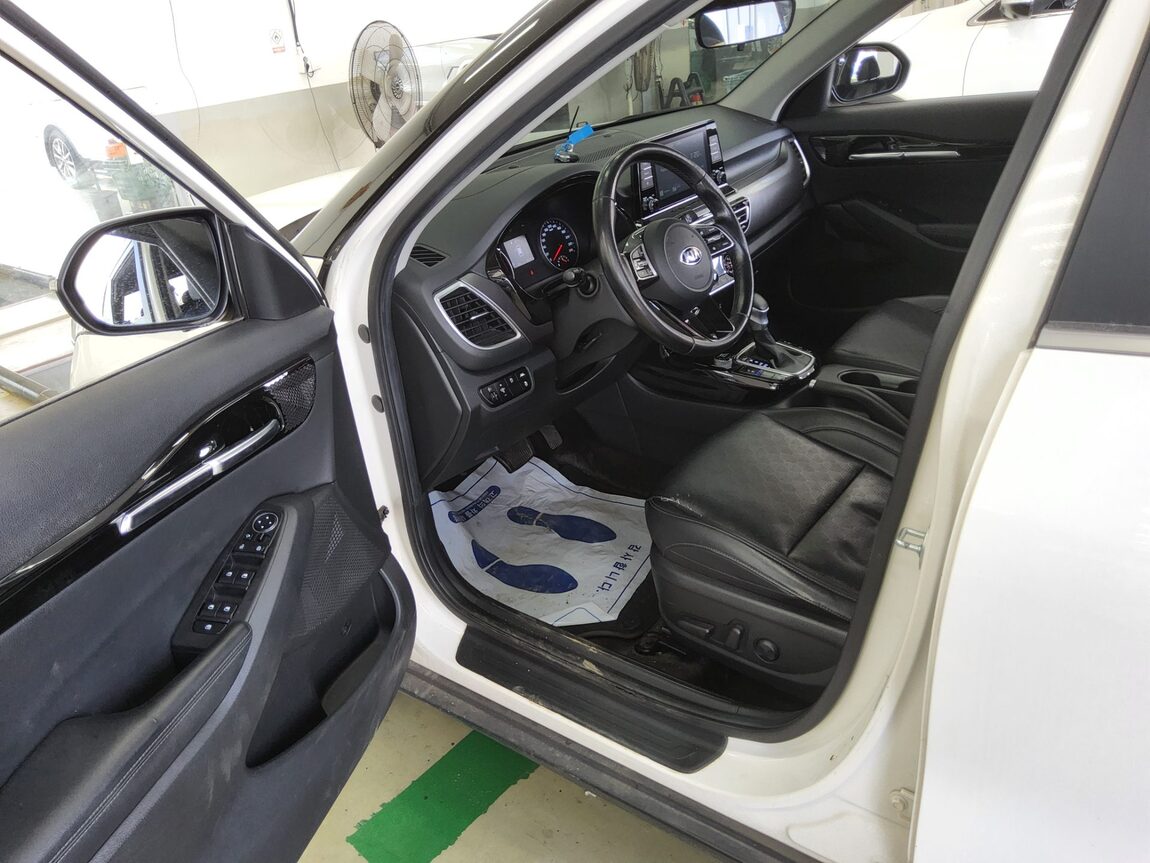 KIA SELTOS 1.6 DIESEL 2WD SIGNATURE 2021 - zdjęcie 10