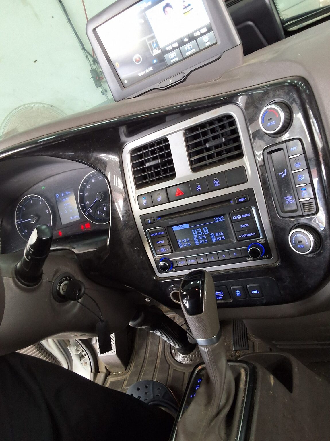 HYUNDAI PORTER II VGT SUPER CAB EXTRA LONG WHEELBASE PREMIUM 2023 - zdjęcie 15