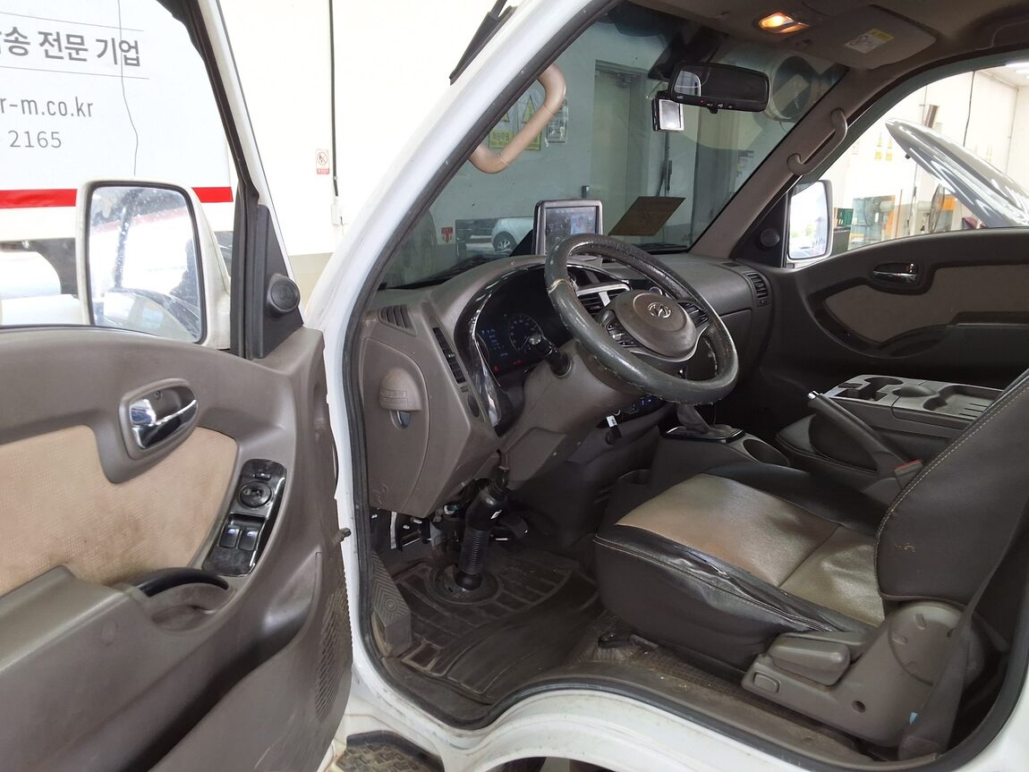 HYUNDAI PORTER II VGT SUPER CAB EXTRA LONG WHEELBASE PREMIUM 2023 - zdjęcie 10