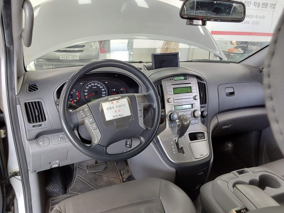 HYUNDAI GRAND STAREX 12-SEATER DIESEL CVX PREMIER 2012 - zdjęcie 11