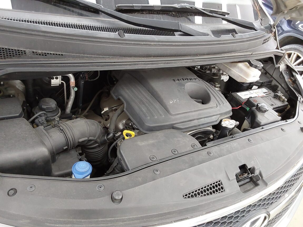 HYUNDAI GRAND STAREX 12-SEATER DIESEL CVX PREMIER 2012 - zdjęcie 20