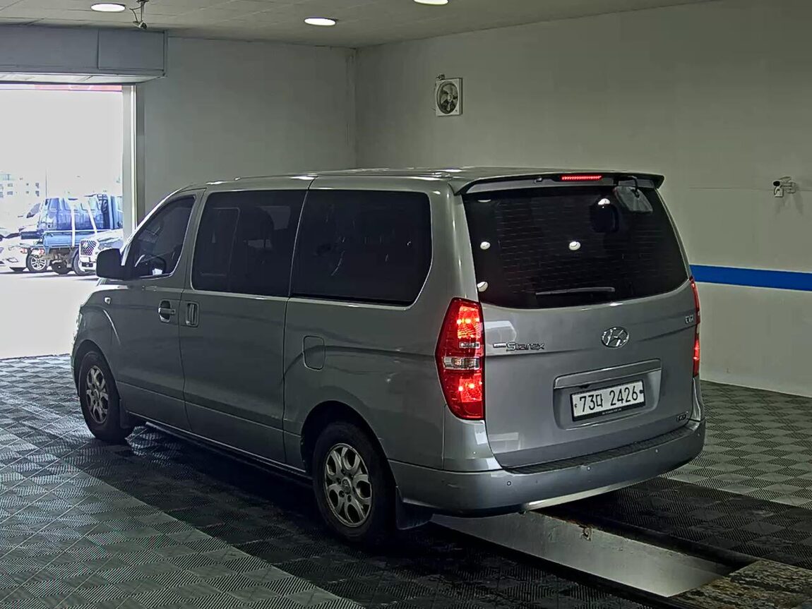 HYUNDAI GRAND STAREX 12-SEATER DIESEL CVX PREMIER 2012 - zdjęcie 6
