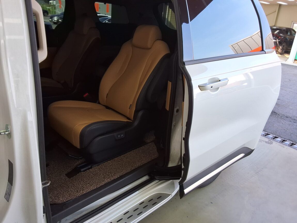 KIA NEW CARNIVAL (KA4) 9-SEATER DIESEL NOBLESSE 2023 - zdjęcie 12