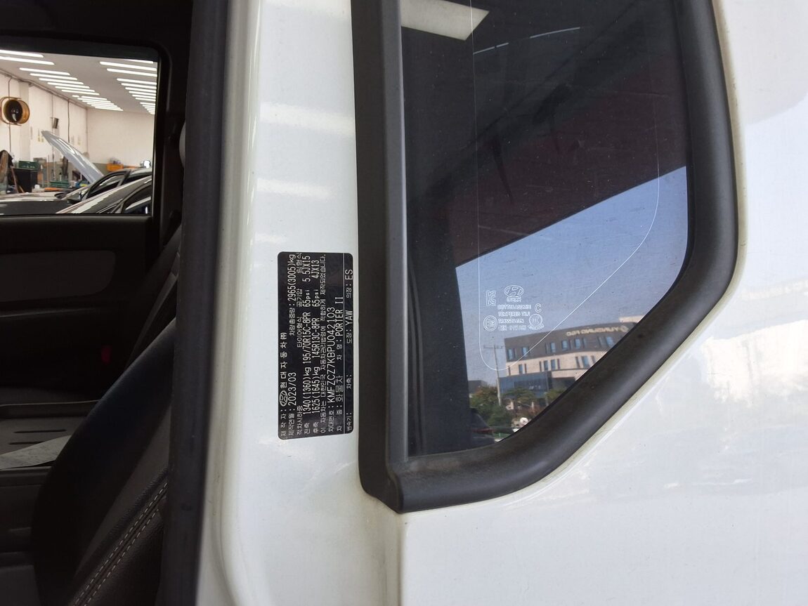 HYUNDAI PORTER II VGT SUPER CAB EXTRA LONG WHEELBASE PREMIUM 2023 - zdjęcie 14