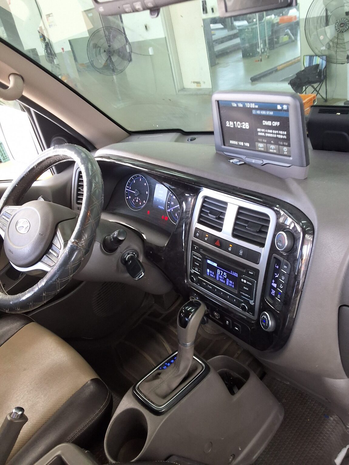 HYUNDAI PORTER II VGT SUPER CAB EXTRA LONG WHEELBASE PREMIUM 2023 - zdjęcie 11