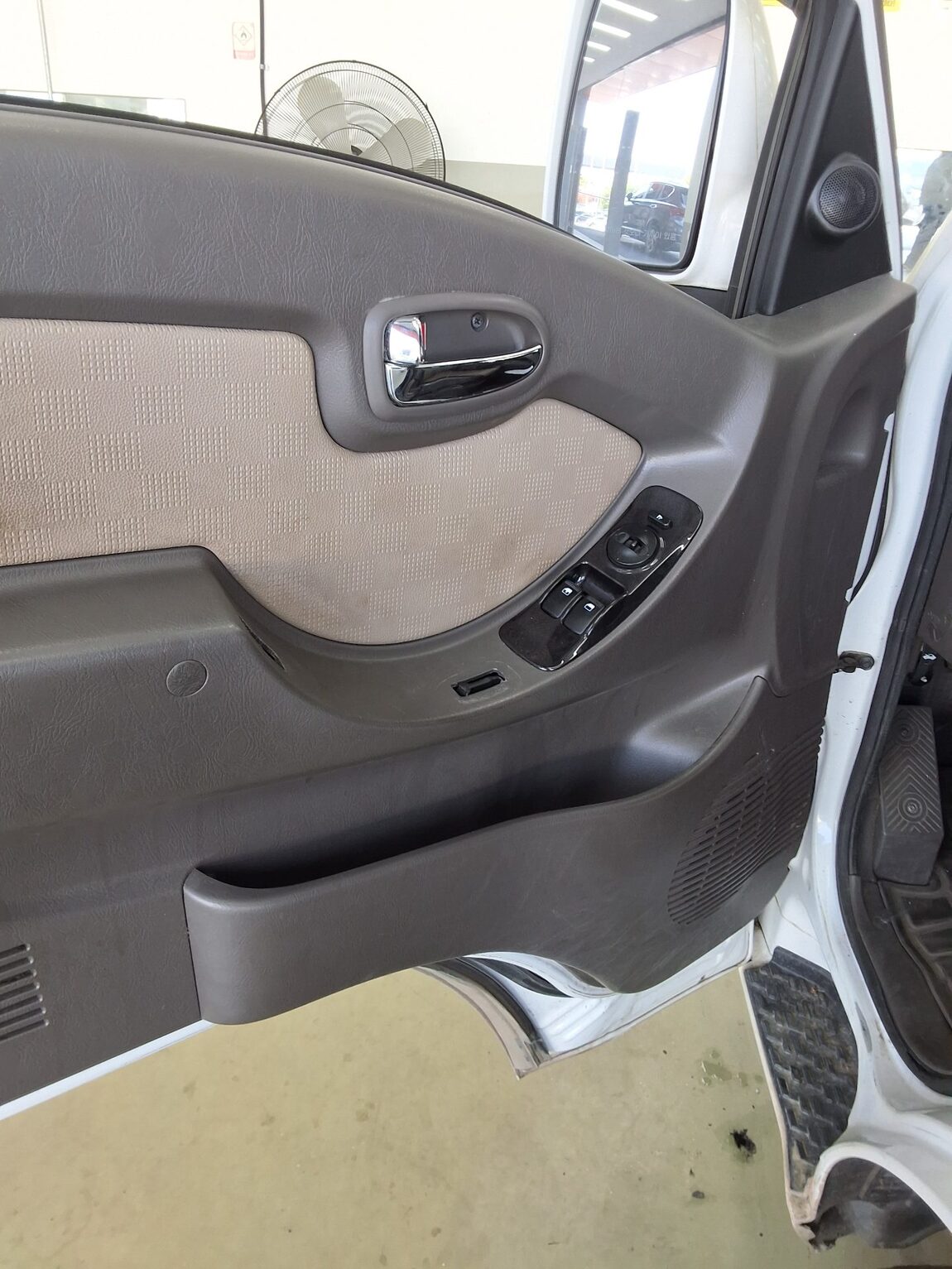 HYUNDAI PORTER II VGT SUPER CAB EXTRA LONG WHEELBASE PREMIUM 2023 - zdjęcie 26