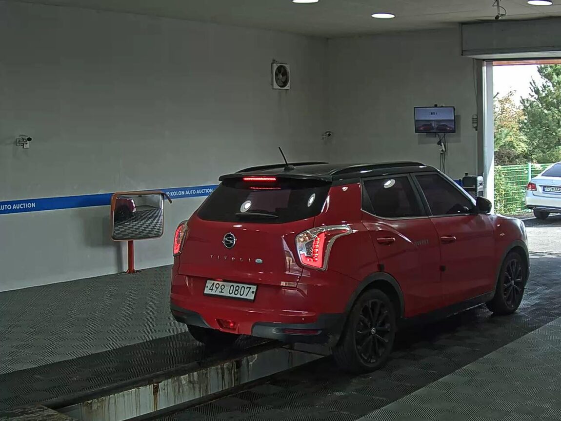 KG MOBILITY (SSANGYONG) TIVOLI DIESEL 2WD LX 2016 - zdjęcie 5