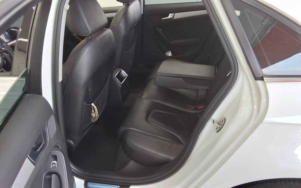 AUDI A4 (4TH GEN) 30 TDI 2016 - zdjęcie 12