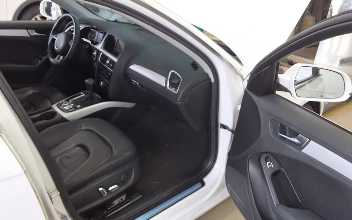 AUDI A4 (4TH GEN) 30 TDI 2016 - zdjęcie 14