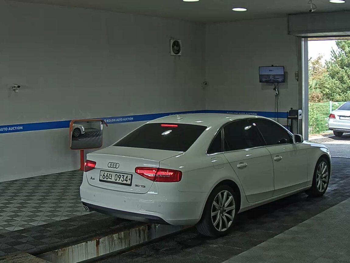 AUDI A4 (4TH GEN) 30 TDI 2016 - zdjęcie 5
