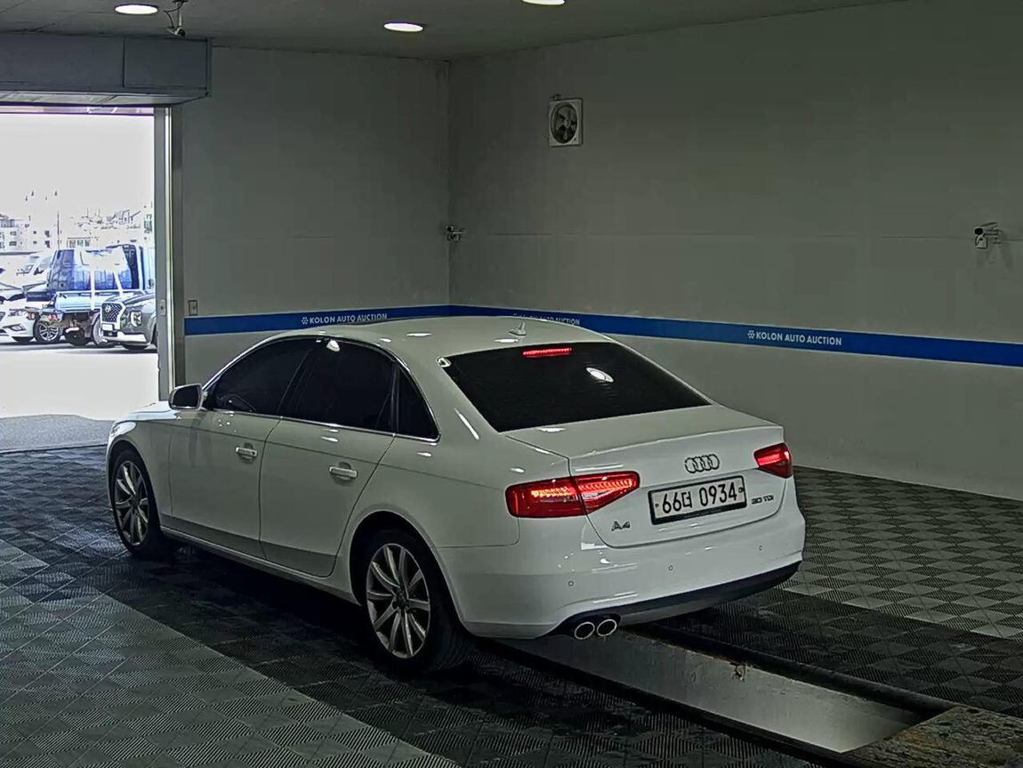 AUDI A4 (4TH GEN) 30 TDI 2016 - zdjęcie 6