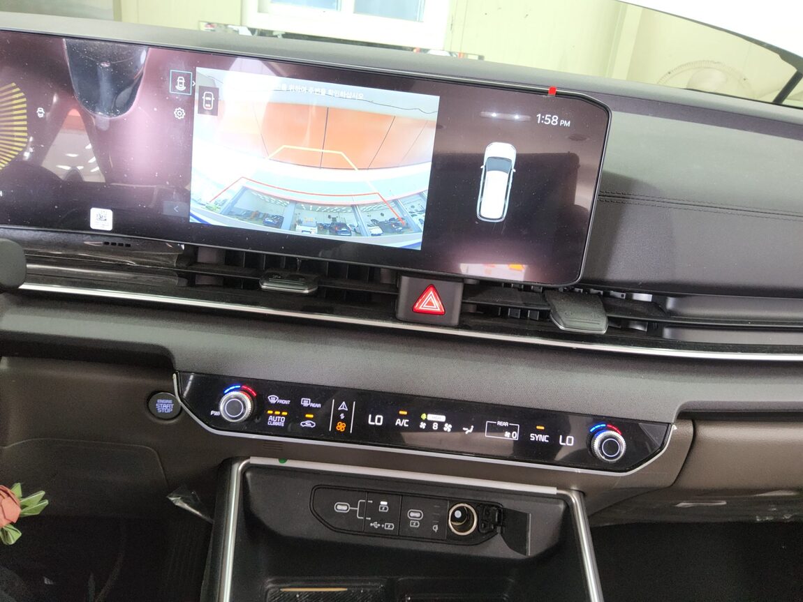 KIA THE NEW CARNIVAL (KA4) 9-SEATER DIESEL PRESTIGE 2024 - zdjęcie 18