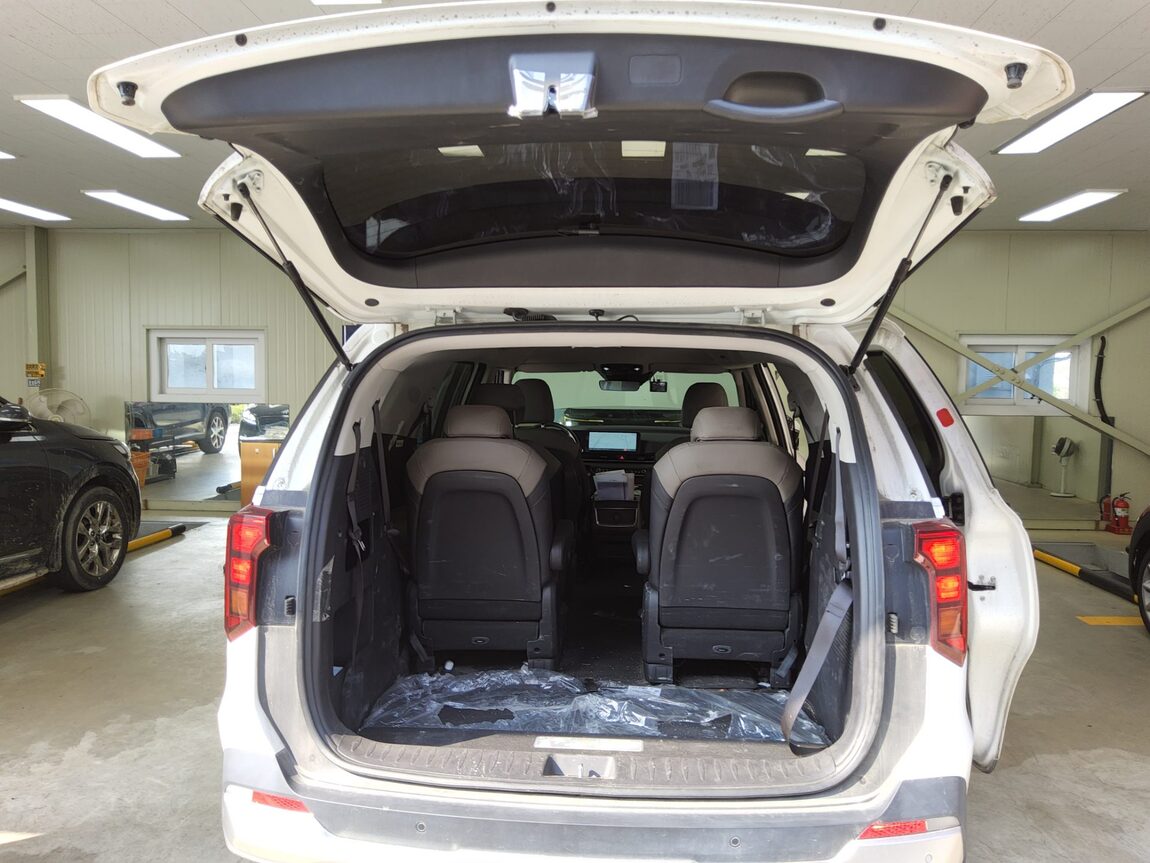 KIA THE NEW CARNIVAL (KA4) 9-SEATER DIESEL PRESTIGE 2024 - zdjęcie 15