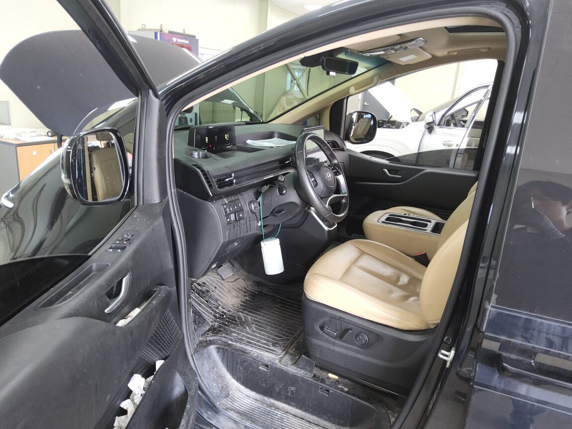 HYUNDAI STARIA 2.2 DIESEL TOURER 11-SEATER 4WD MODERN 2023 - zdjęcie 10
