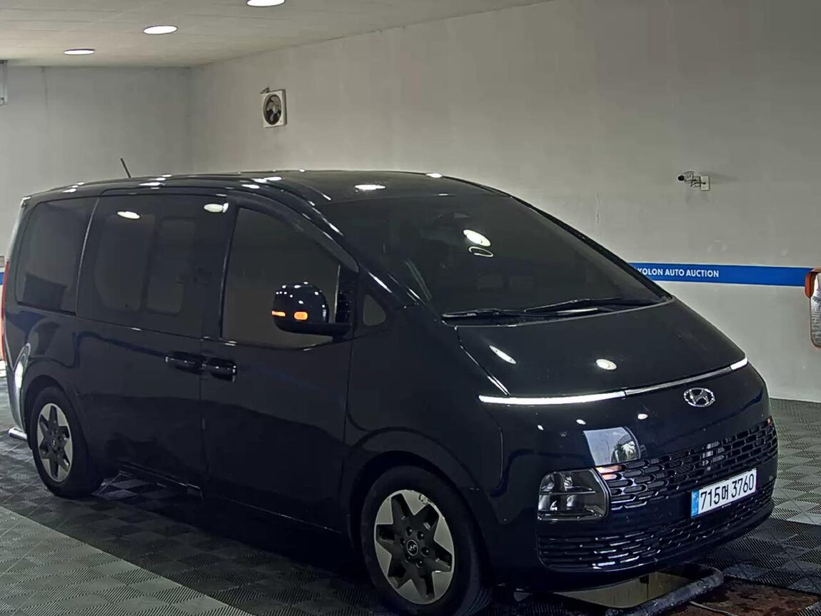 HYUNDAI STARIA 2.2 DIESEL TOURER 11-SEATER 4WD MODERN 2023 - zdjęcie 3