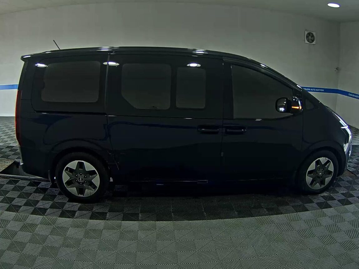HYUNDAI STARIA 2.2 DIESEL TOURER 11-SEATER 4WD MODERN 2023 - zdjęcie 4