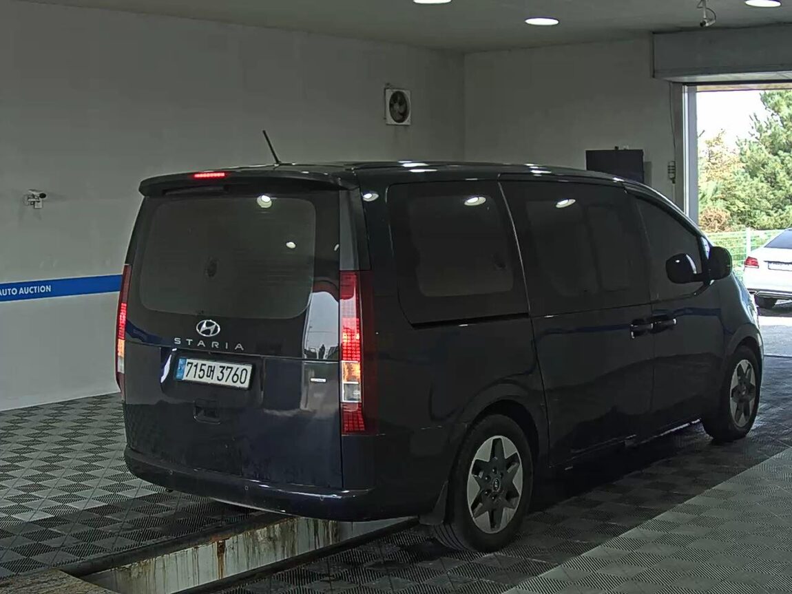 HYUNDAI STARIA 2.2 DIESEL TOURER 11-SEATER 4WD MODERN 2023 - zdjęcie 5
