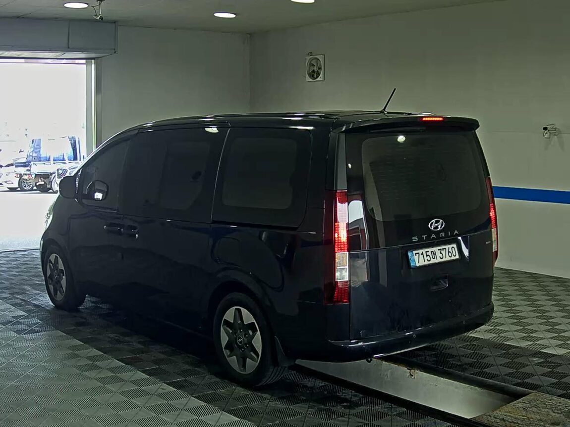 HYUNDAI STARIA 2.2 DIESEL TOURER 11-SEATER 4WD MODERN 2023 - zdjęcie 6