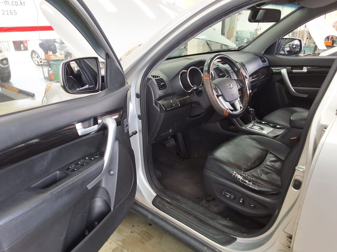 KIA SORENTO R DIESEL 2.2 2WD TLX PREMIUM MODEL 2010 - zdjęcie 10