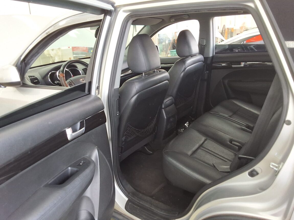 KIA SORENTO R DIESEL 2.2 2WD TLX PREMIUM MODEL 2010 - zdjęcie 12