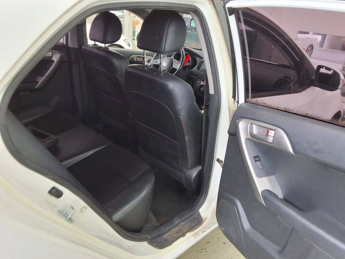 KIA FORTE 1.6 CVVT PREMIUM Si BLACK 2009 - zdjęcie 13