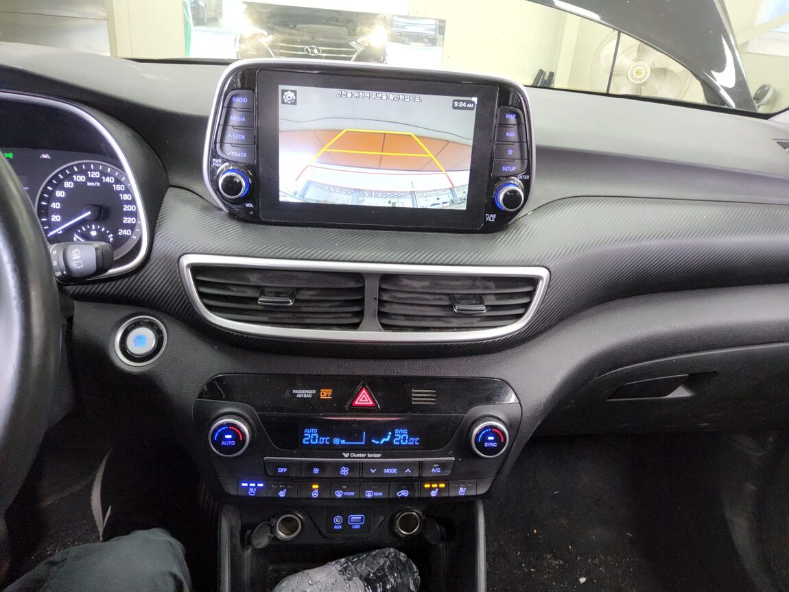 HYUNDAI NEW TUCSON 2.0 DIESEL 2WD MODERN 2020 - zdjęcie 18