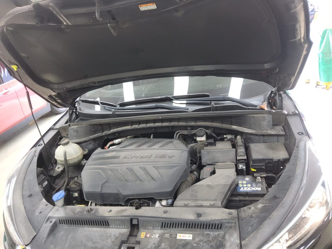 HYUNDAI NEW TUCSON 2.0 DIESEL 2WD MODERN 2020 - zdjęcie 20