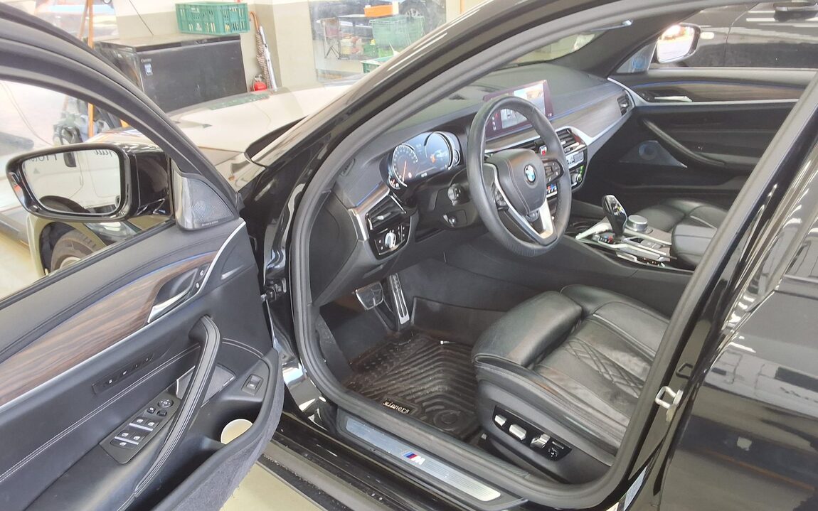 BMW 5 SERIES (7TH GEN) 520d M SPORT PACK PLUS 2017 - zdjęcie 10