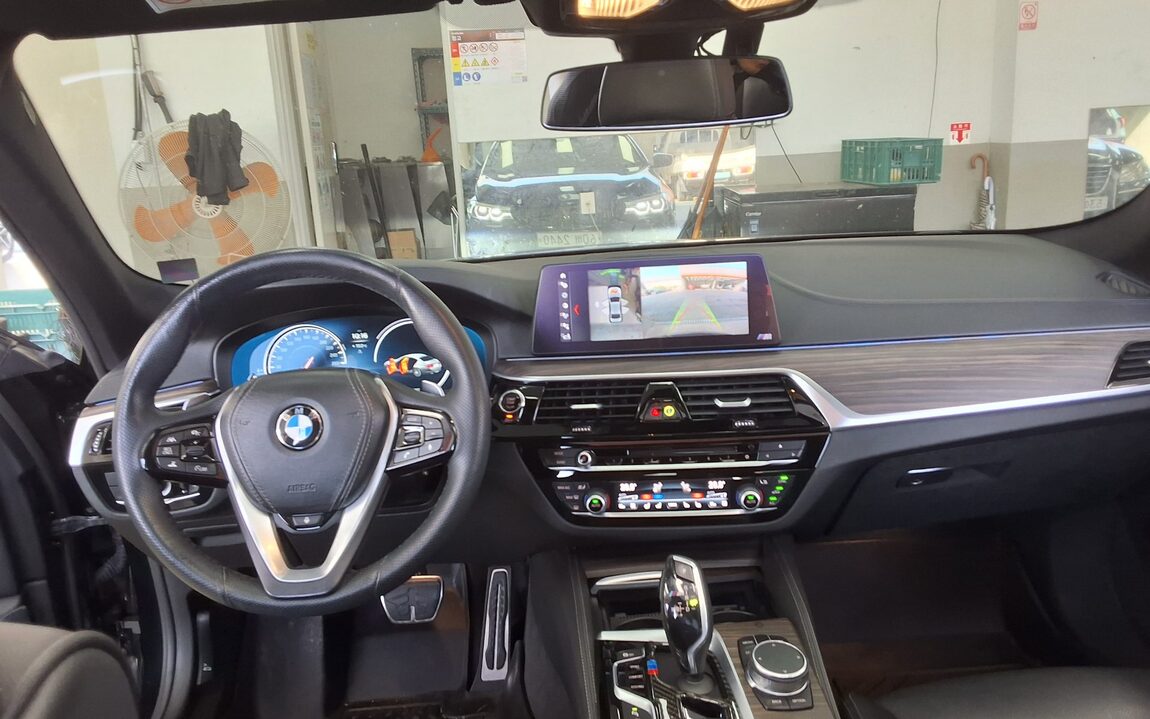 BMW 5 SERIES (7TH GEN) 520d M SPORT PACK PLUS 2017 - zdjęcie 11