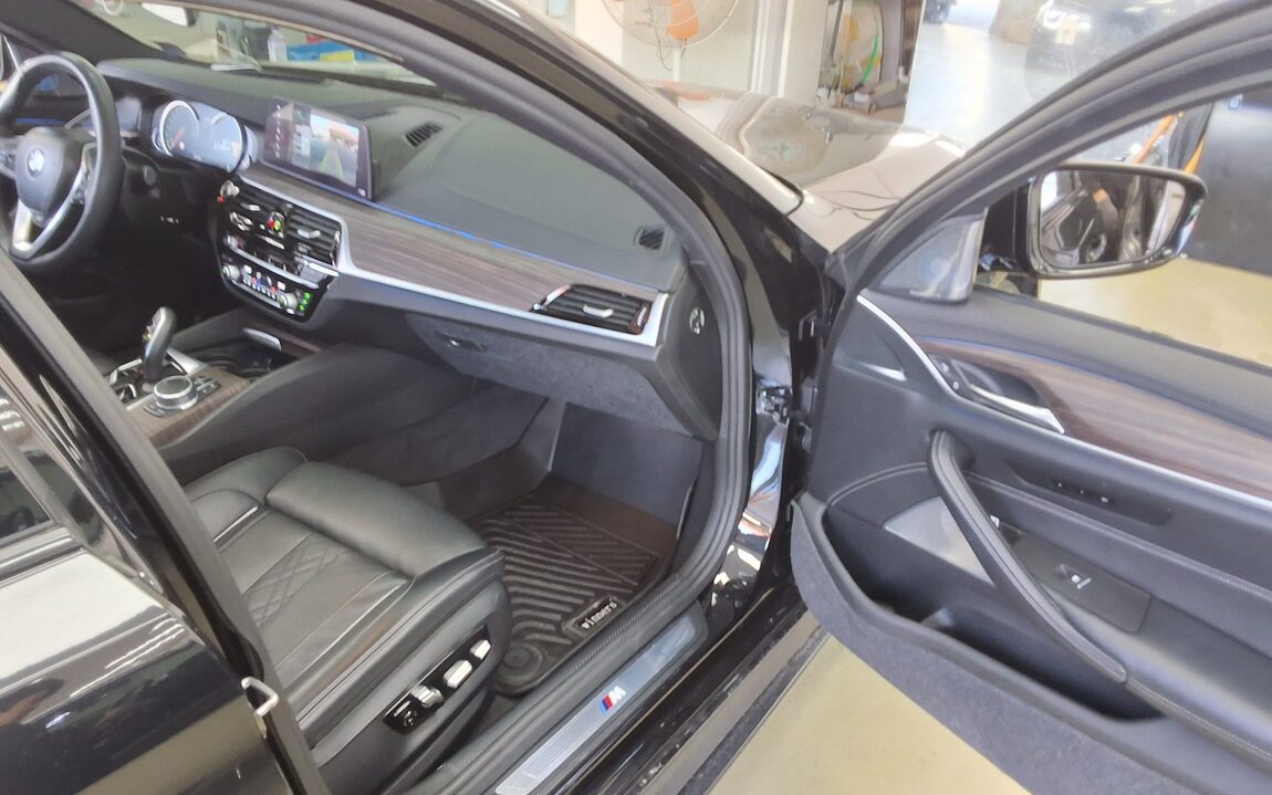 BMW 5 SERIES (7TH GEN) 520d M SPORT PACK PLUS 2017 - zdjęcie 14