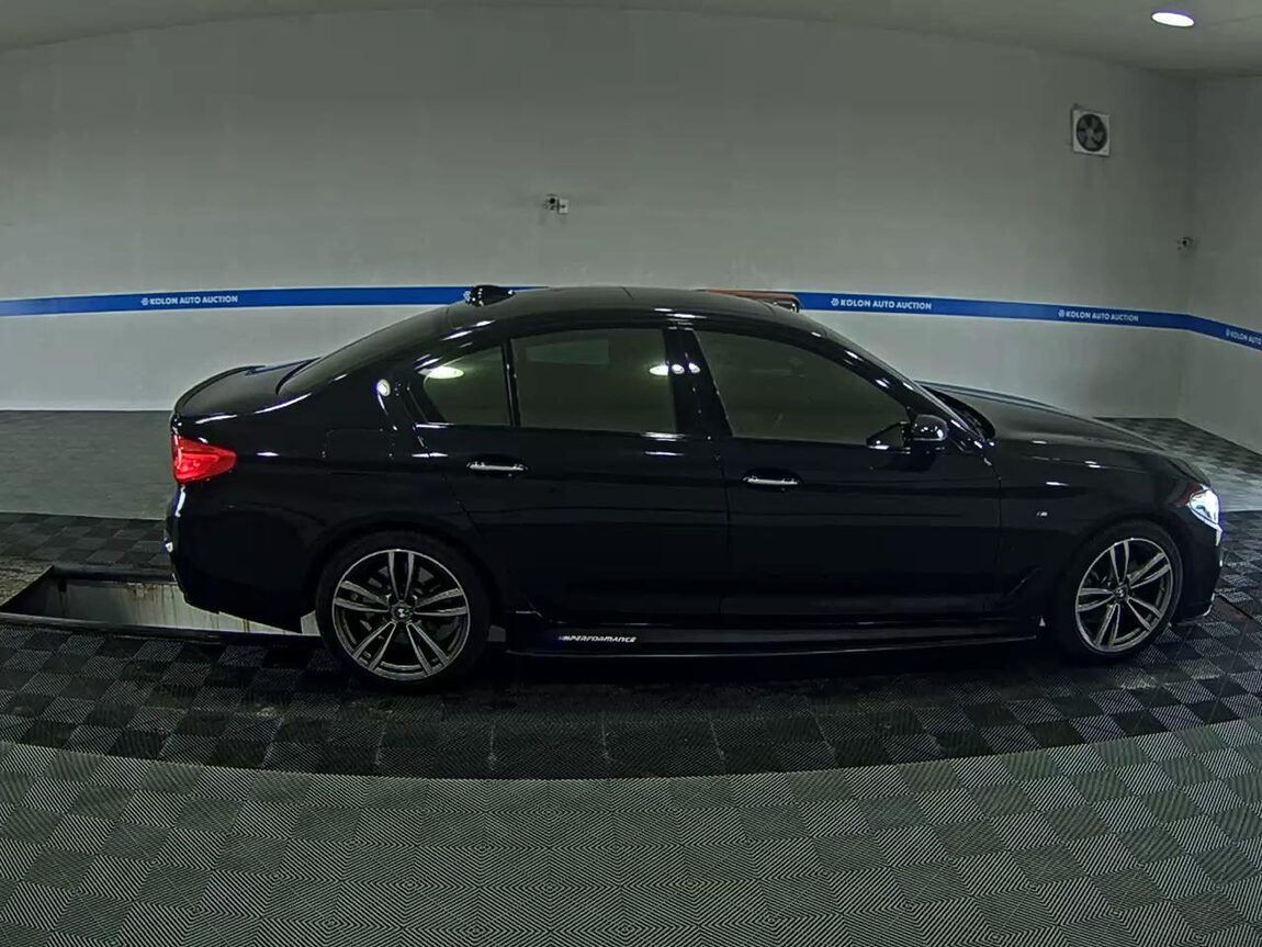 BMW 5 SERIES (7TH GEN) 520d M SPORT PACK PLUS 2017 - zdjęcie 4