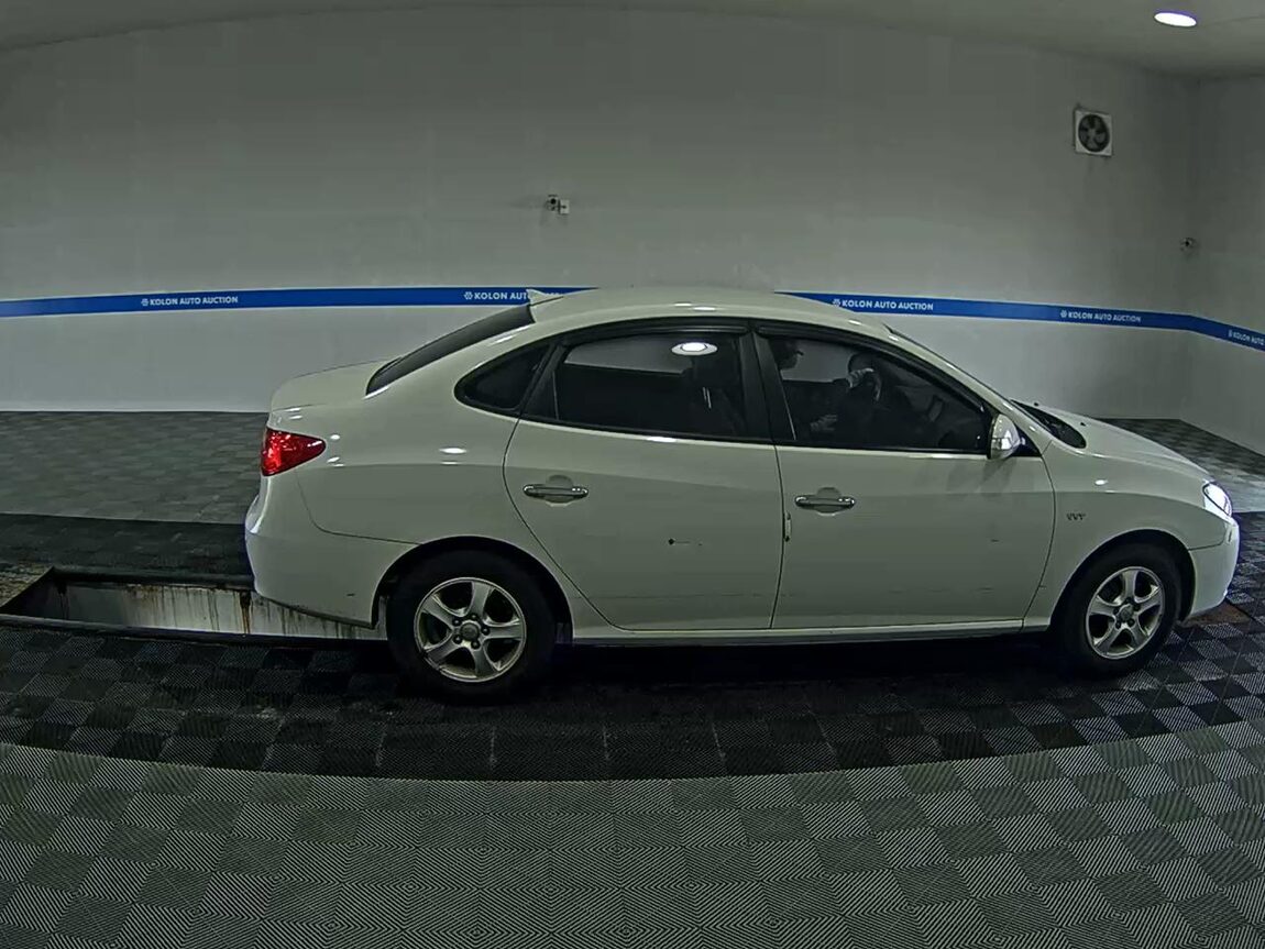 HYUNDAI AVANTE HD 1.6 VVT S16 LUXURY 2010 - zdjęcie 4