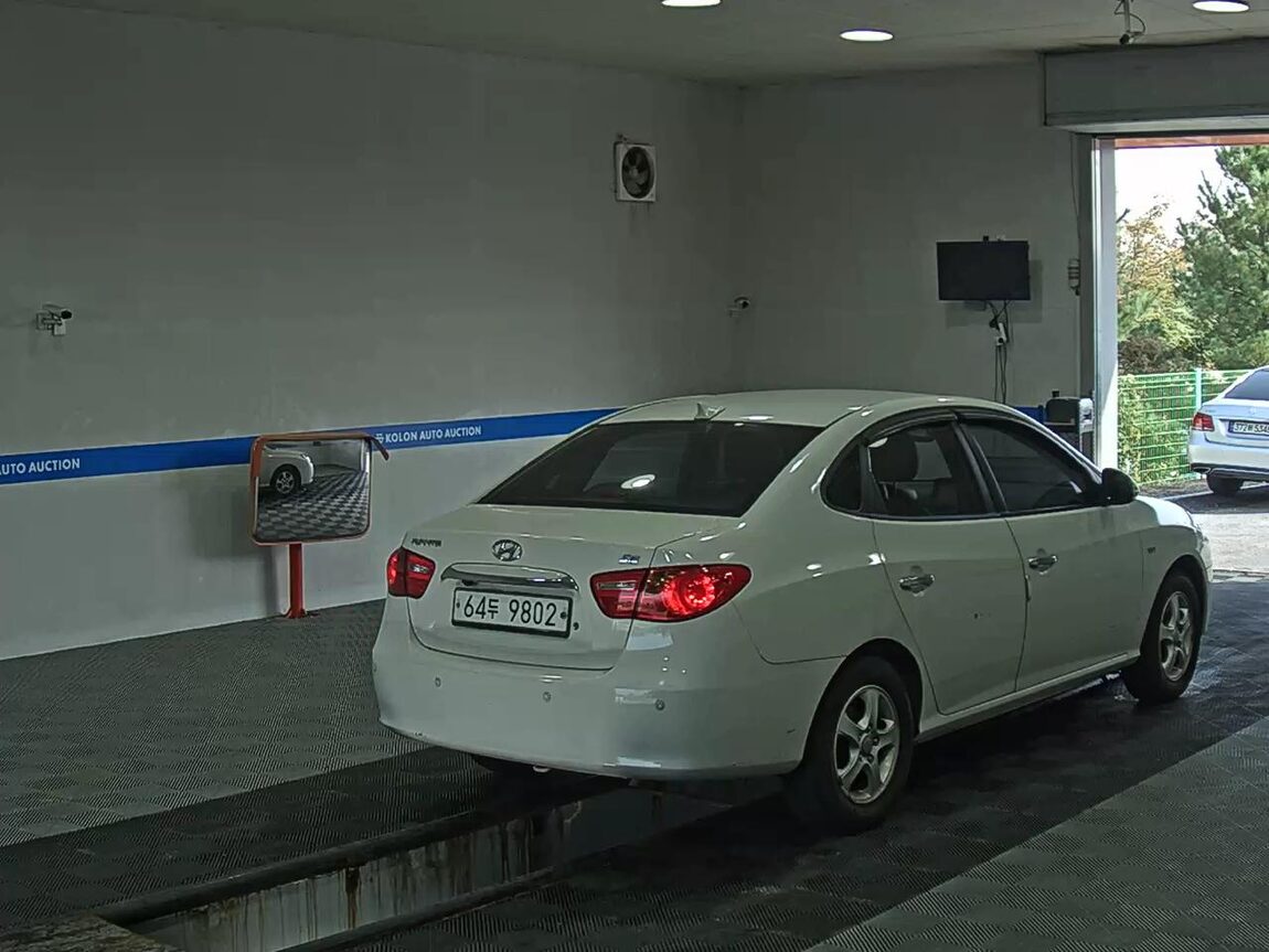 HYUNDAI AVANTE HD 1.6 VVT S16 LUXURY 2010 - zdjęcie 5