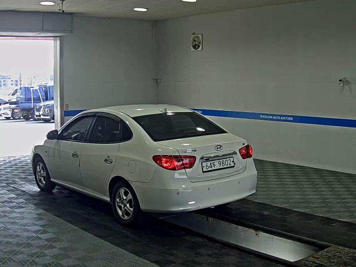 HYUNDAI AVANTE HD 1.6 VVT S16 LUXURY 2010 - zdjęcie 6