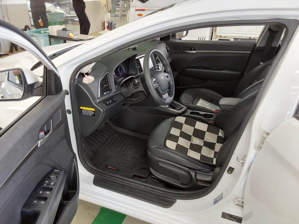 HYUNDAI AVANTE AD 1.6 GDi VALUE PLUS 2018 - zdjęcie 10