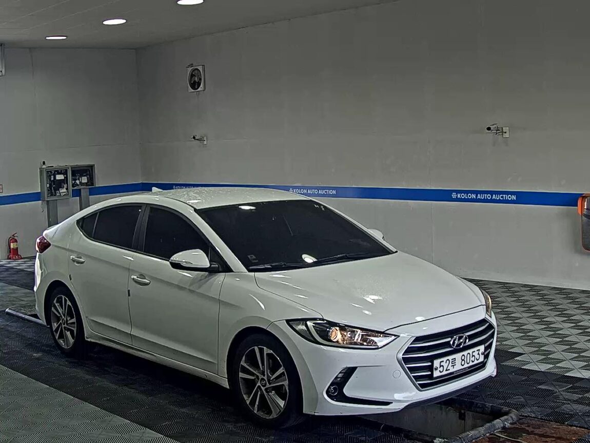 HYUNDAI AVANTE AD 1.6 GDi VALUE PLUS 2018 - zdjęcie 3