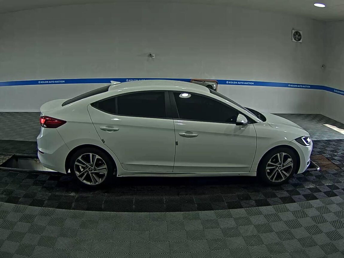 HYUNDAI AVANTE AD 1.6 GDi VALUE PLUS 2018 - zdjęcie 4