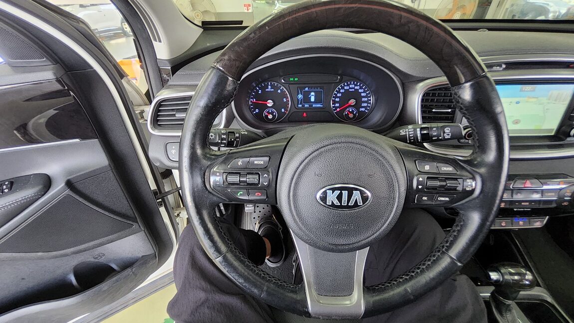 KIA ALL NEW SORENTO R2.0 2WD PRESTIGE 2016 - zdjęcie 17