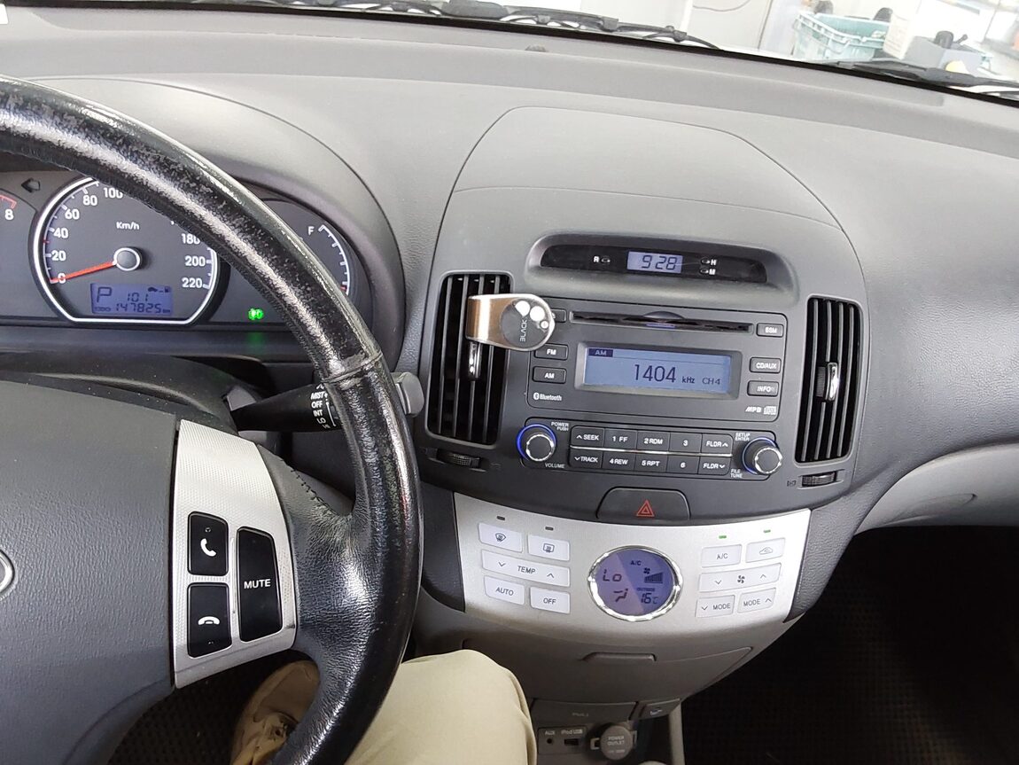 HYUNDAI AVANTE HD 1.6 VVT S16 PREMIER 2009 - zdjęcie 17