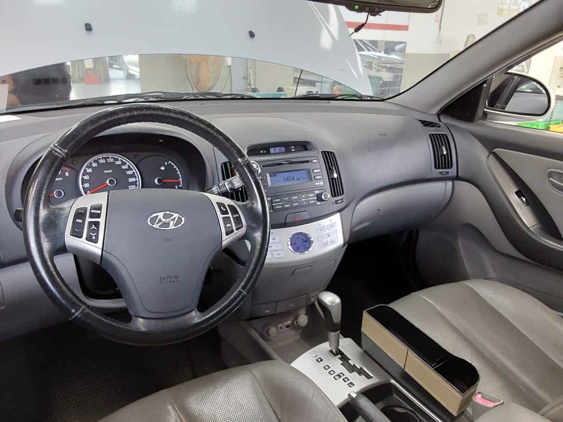 HYUNDAI AVANTE HD 1.6 VVT S16 PREMIER 2009 - zdjęcie 11