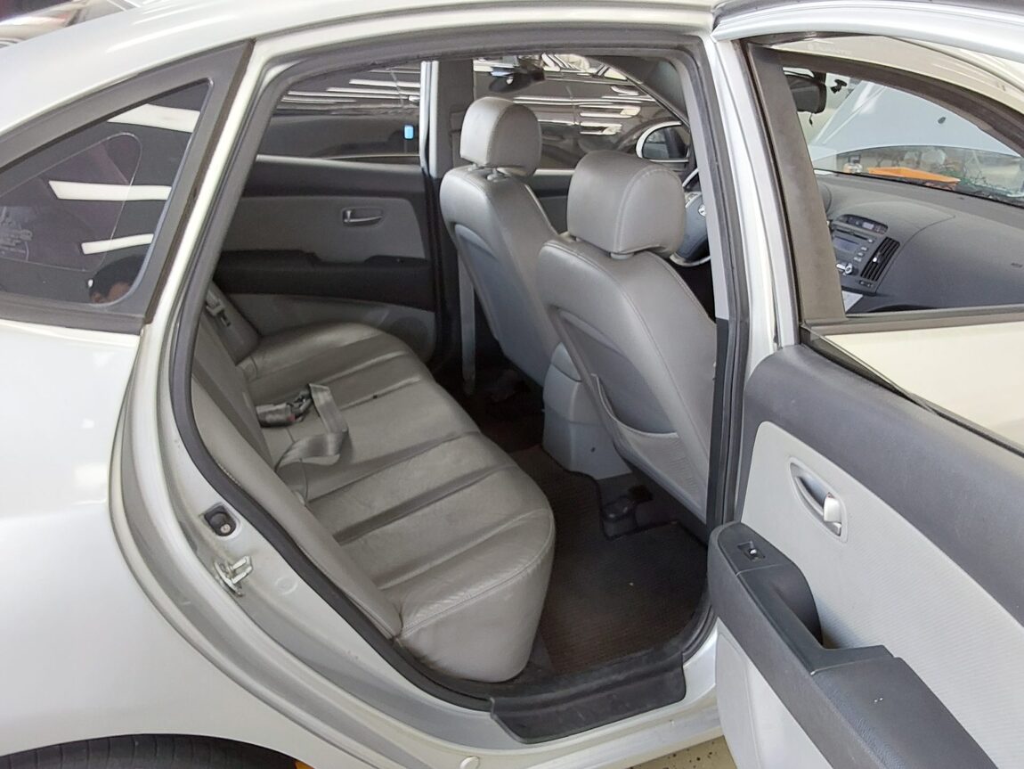 HYUNDAI AVANTE HD 1.6 VVT S16 PREMIER 2009 - zdjęcie 13