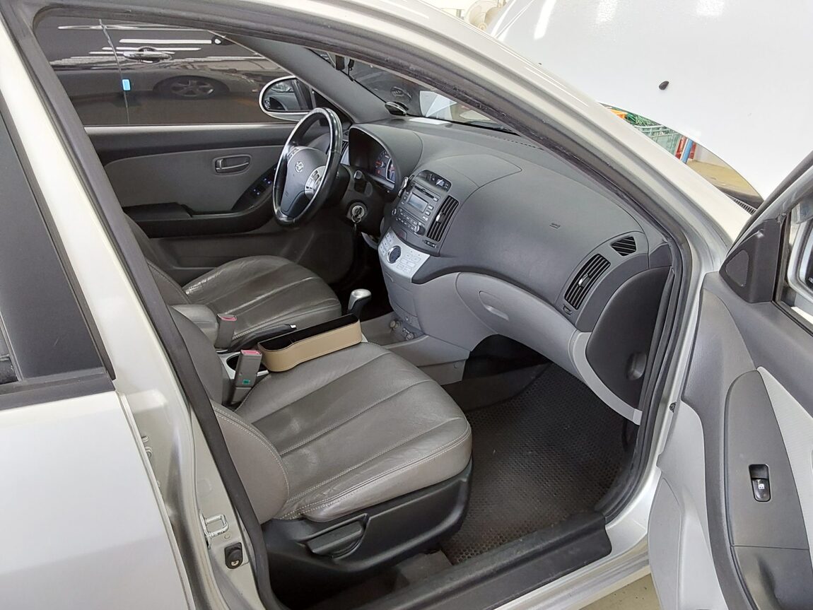 HYUNDAI AVANTE HD 1.6 VVT S16 PREMIER 2009 - zdjęcie 14