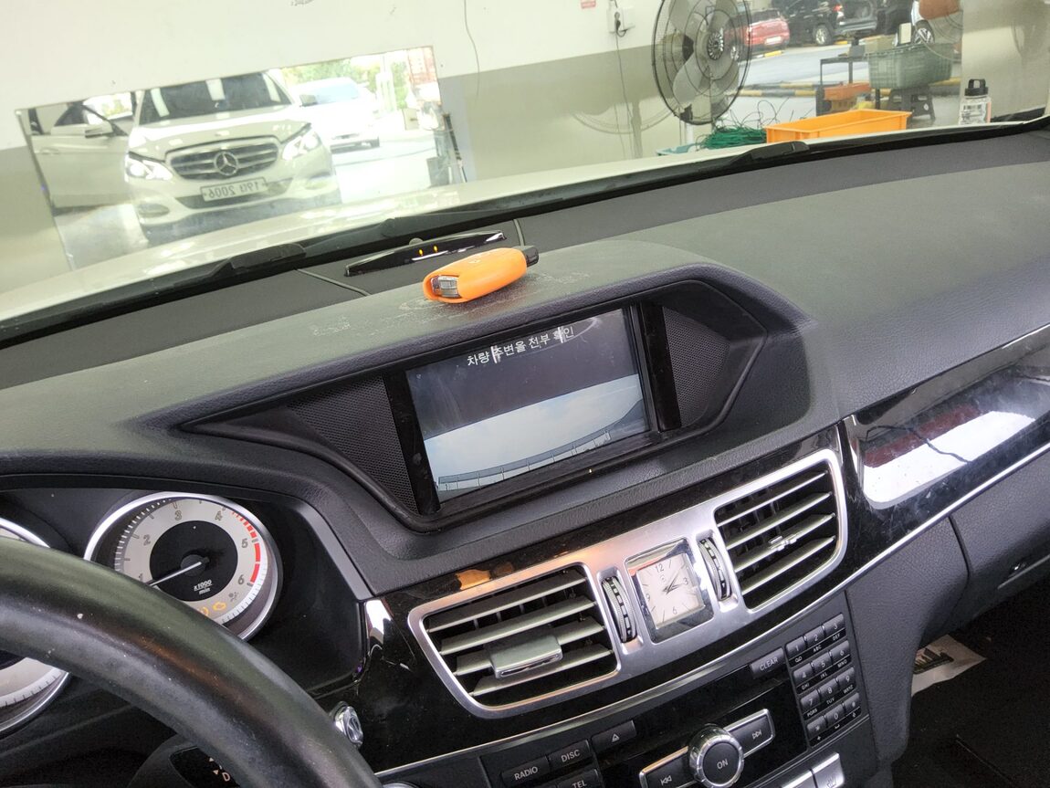 MERCEDES-BENZ E-CLASS (4TH GEN) E220 CDI AVANTGARDE 2014 - zdjęcie 17