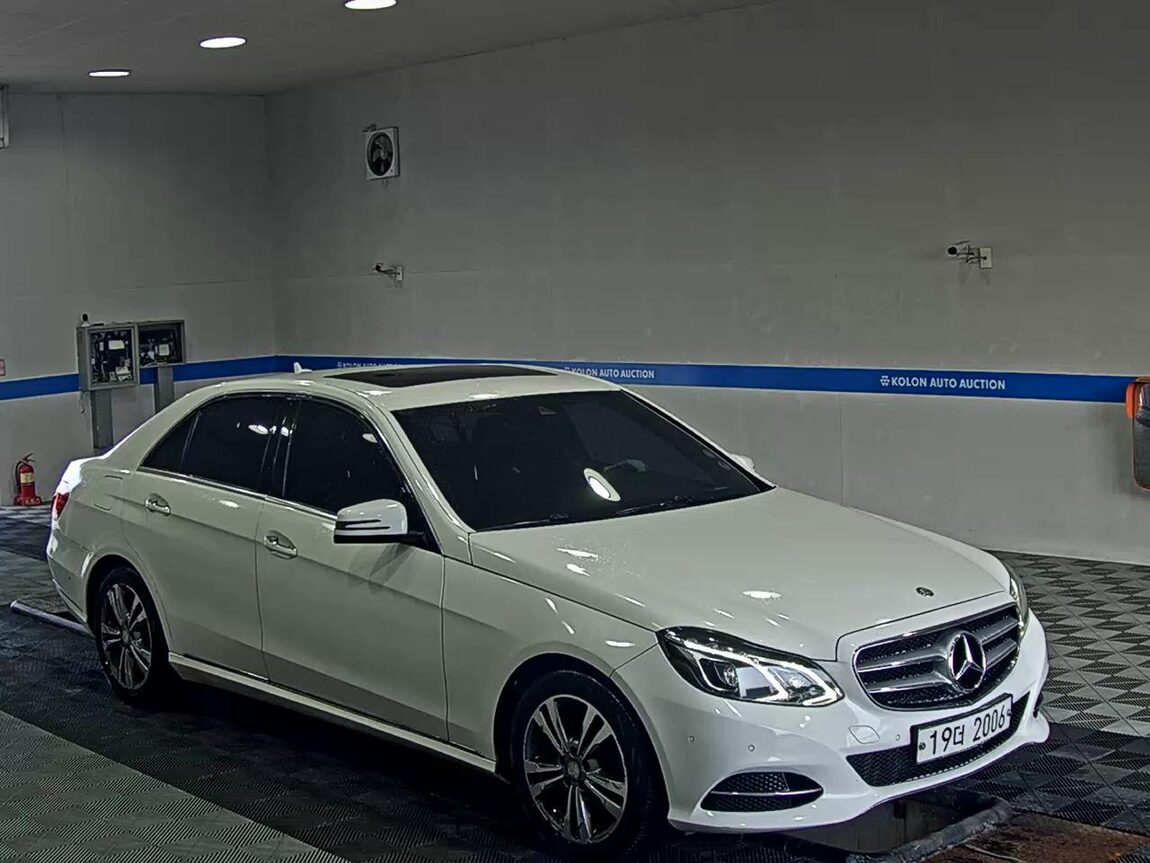 MERCEDES-BENZ E-CLASS (4TH GEN) E220 CDI AVANTGARDE 2014 - zdjęcie 3