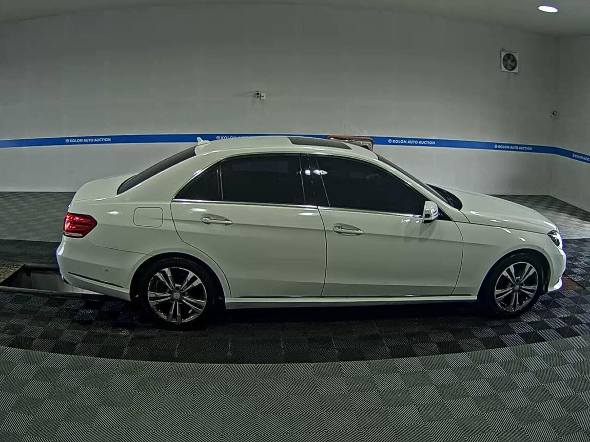 MERCEDES-BENZ E-CLASS (4TH GEN) E220 CDI AVANTGARDE 2014 - zdjęcie 4