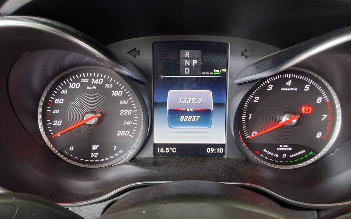 MERCEDES-BENZ C-CLASS (4TH GEN) C350 e 2018 - zdjęcie 9